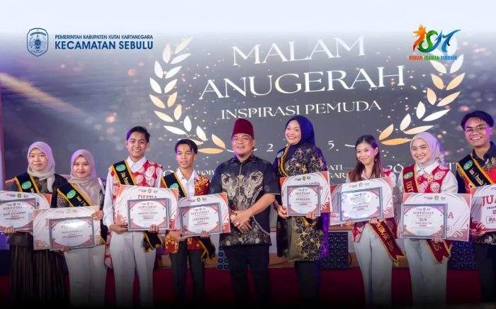 Anggota pramuka berprestasi di ajang Malam Anugrah Inspirasi Pemuda yang di gelar Dispora Kukar berapa waktu lalu.