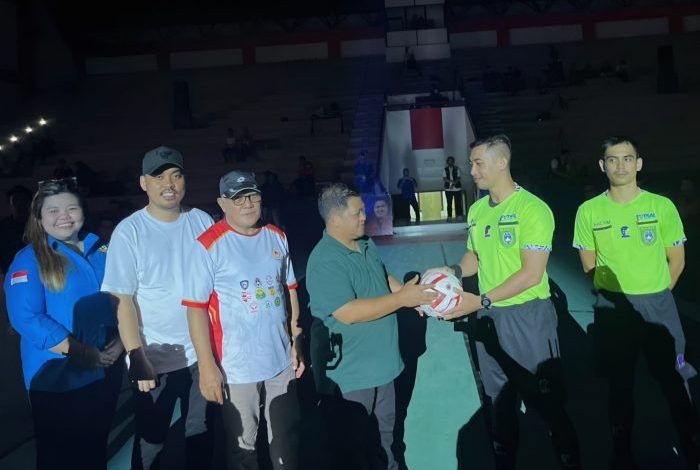 Pembukaan turnamen futsal KNPI Cup 2025 di Gedung Bela Diri, Kompleks Stadion Aji Imbut
