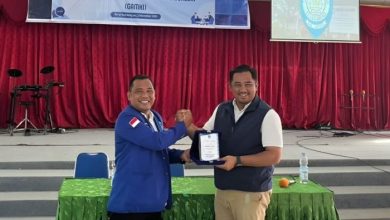 Kepala Bidang Kepemudaan dan Kewirausahaan Dispora Kukar, Dery Wardhana (Kanan)