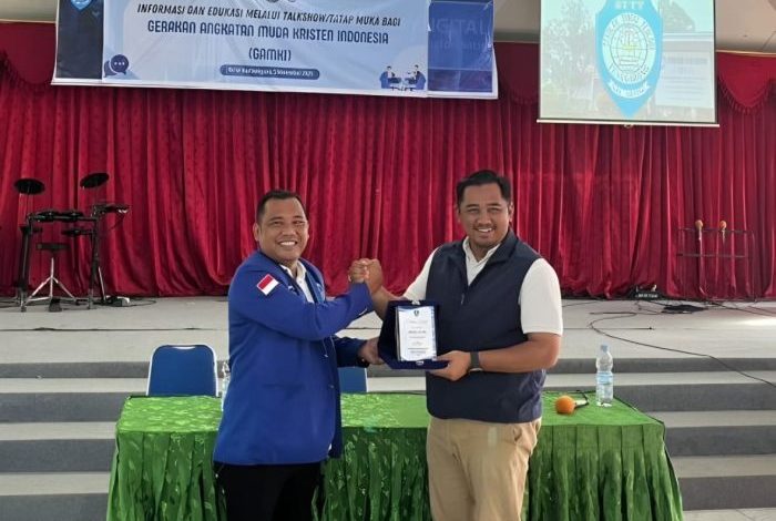 Kepala Bidang Kepemudaan dan Kewirausahaan Dispora Kukar, Dery Wardhana (Kanan)