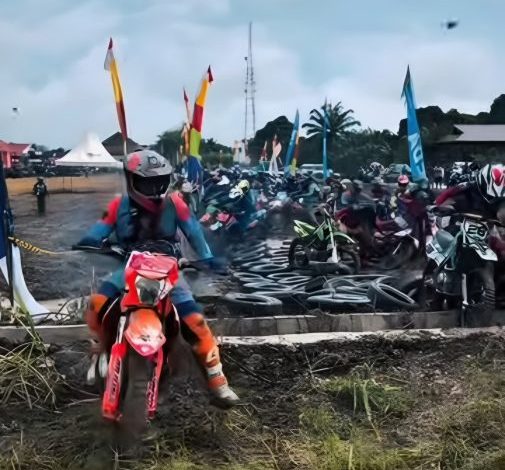 Peserta Event Blukar di Kecamatan Kembang Janggut.