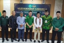 Ketua DPRD Samarinda Helmi Abdullah saat menghadiri undangan Musyawarah Cabang II Pimpinan SYarikat Islam Kota Samarinda.