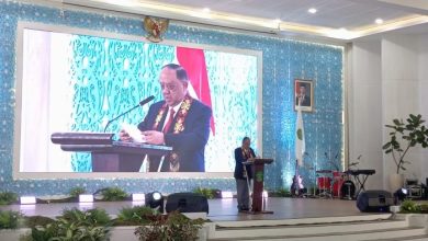 Ketua Umum KONI Pusat, Letjen TNI (Purn.) Marciano Norman