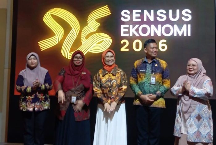 Ketua Komisi X DPR RI, Hetifah Sjaifudian saat menghadiri Focus Group Discussion (FGD) Pelaksanaan Sensus Ekonomi 2026 di Samarinda, Jumat (24/7/2026).