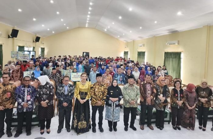 Bupati Berau Sri Junarsih Mas dan Wakil Bupati Berau Gamalis menghadiri acara Gratispol Connect bersama Gubernur Kalimantan Timur Rudy Mas'ud di Aula Universitas Muhammadiyah Berau, Kamis (23/7/2026).