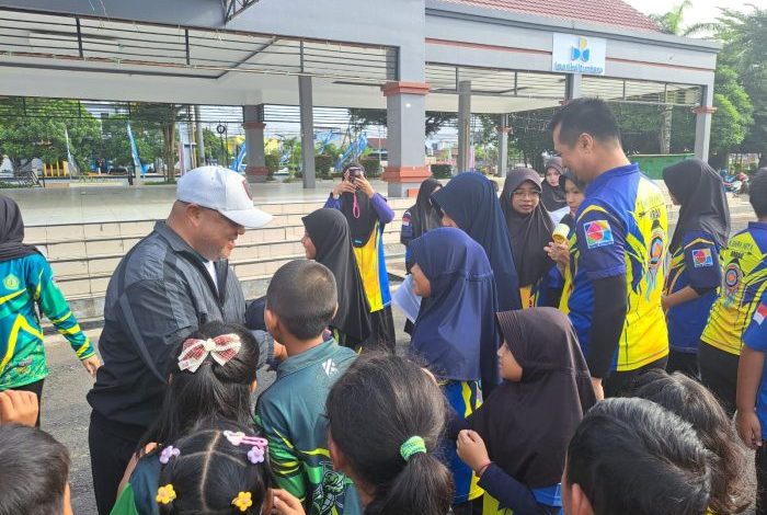 Wakil Bupati Berau Gamalis resmi melepas 57 atlet panahan di Lapangan Pemuda Tanjung Redeb, Sabtu (1//2026). Mereka akan berlaga di Kejuaraan Bupati Malinau Cup 2026.
