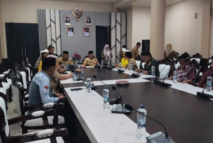 Wakil Bupati Berau Gamalis menghadiri rapat koordinasi persiapan Rakorda FKUB di Kabupaten Berau, Selasa (4/8/2026).