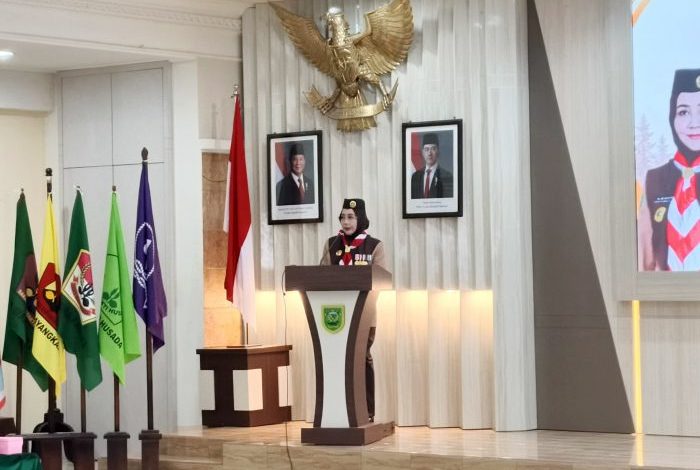 Bupati Berau Sri Juniarsih saat menghadiri pelantikan Majelis Pembimbing Cabang (Mabicab) dan Pengurus Kwarcab Gerakan Pramuka Berau di Balai Mufakat, Selasa (4/8/2026).