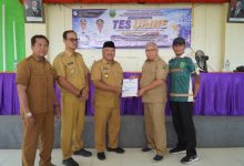 Wakil Bupati Berau Gamalis memantau langsung pelaksanaan tes urine di Kantor Kecamatan Batu Putih, Selasa (11/8/2026).