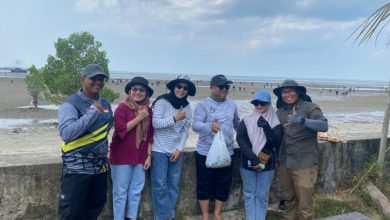 Wakil Bupati Berau Gamalis turung langsung mengikuti tradisi “Mengguris Bikin” bersama masyarakat di Perairan Talisayan, Rabu (12/8/2026).