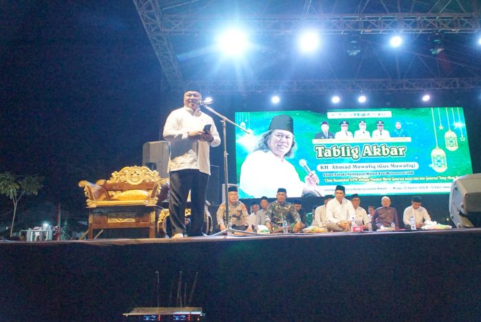 Wakil Bupati Berau Gamalis menghadiri Tabligh Akbar dan Peringatan Maulid Nabi Muhammad SAW 1448 Hijriah di Lapangan Bina Taruna, Kampung Labanan Makarti, Kecamatan Teluk Bayur, Minggu (23/8/2026).