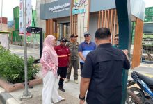 Bupati Berau Sri Juniarsih Mas saat meninjau Tourism Command Center di Tepian Sungai Segah Jalan Ahmad Yani.