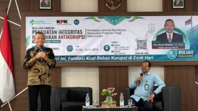 Wakil Ketua KPK, Ibnu Basuki Widodo menghadiri Kuliah Umum Penguatan Integritas Pendidikan Antikorupsi di Poltekkes Kementerian Kesehatan Kalimantan Timur, Senin (21/9/2026).