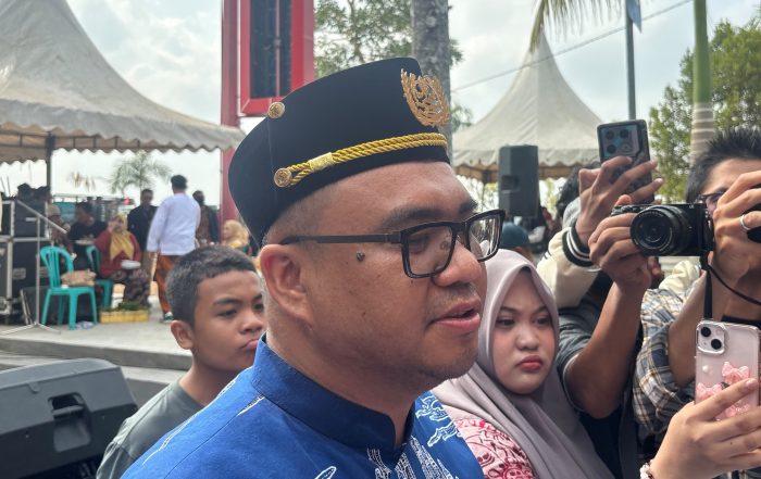 Bupati Kukar Aulia Rahman Basri