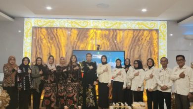 Jajaran pengurus Ikatan Penata Persona Indonesia (IPPRISIA) Kalimantan Timur melakukan audensi dengan Ketua TP PKK Kaltim Hj. Sarifah Suraidah Harum di Rumah Dinas Odah Etam Kaltim, Selasa (22/9/2026).