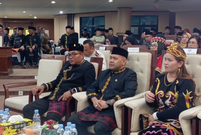 Anggota DPRD Kaltim dari daerah pemilihan Kukar, Akhmed Reza Fachlevi saat menghadiri Rapat Paripurna DPRD Kukar, Senin (28/9/2026).