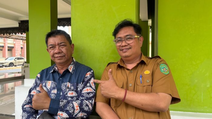 Sekretaris DLHK Kukar Taufiq (kanan).