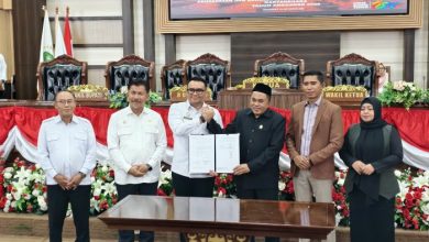 Rapat Paripurna ke-10 DPRD Kukar, agenda Laporan Banggar dan Persetujuan Bersama DPRD dengan Pemerintah Kabupaten Kukar terhadap Raperda tentang Perubahan APBD 2026, di Ruang Sidang Utama DPRD Kukar, Rabu (30/9/2026).