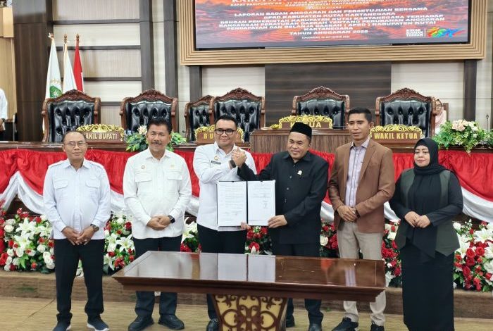 Rapat Paripurna ke-10 DPRD Kukar, agenda Laporan Banggar dan Persetujuan Bersama DPRD dengan Pemerintah Kabupaten Kukar terhadap Raperda tentang Perubahan APBD 2026, di Ruang Sidang Utama DPRD Kukar, Rabu (30/9/2026).