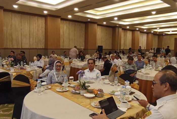 Ketua DPRD Samarinda, Helmi Abdullah menghadiri pelantikan Pengurus PHRI Kota Samarinda periode 2026-2031 di Hotel Five Premiere, Kota Samarinda, Rabu (7/10/2026).