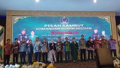 Wakil Ketua DPRD Samarinda, Celni Pita Sari menghadiri pisah sambut dan ramah tamah Komandan Korem (Danrem) 091/Aji Suryanata Kusuma (ASN) di Hotel Puri Senyiur, Samarinda, Kamis (29/10/2026) malam.