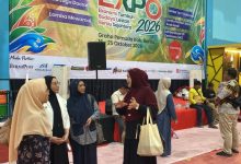 Bupati Berau, Sri Juniarsih Mas meninjau kesiapan pameran di GOR Graha Pemuda, Kamis (15/10/2026).
