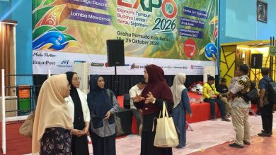 Bupati Berau, Sri Juniarsih Mas meninjau kesiapan pameran di GOR Graha Pemuda, Kamis (15/10/2026).