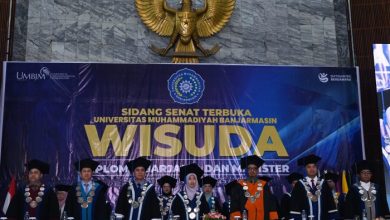 Universitas Muhammadiyah Banjarmasin menggelar prosesi wisuda sementer genap Tahun 2026 di Gedung Sultan Suriansyah, Selasa pagi (6/10/2026).