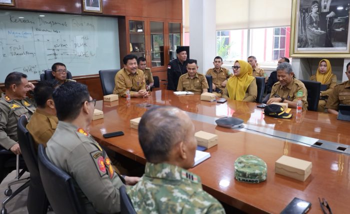: Rapat Koordinasi (Rakor) persiapan Peringatan Merah Putih Sangasanga ke-80 di Ruang Rapat Sekretaris Daerah Kutai Kartanegara, Senin (19/10/2026).