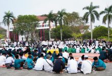 Peringatan Hari Santri Nasional (HSN) tahun 2026 di Lapangan Kantor Bupati Kutai Kartanegara, Kamis (22/10/2026).