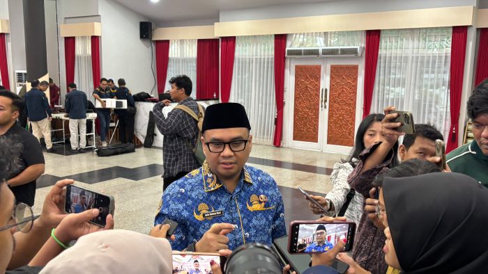 Bupati Kutai Kartanegara, Aulia Rahman Basri.