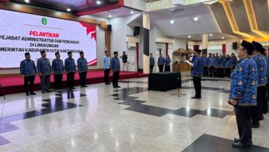 Bupati Kukar melantik 10 Pejabat Administrator dan Pengawasan Lingkungan Pemkab di Pendopo Odah Etam, Tenggarong, Jumat (23/10/2026).