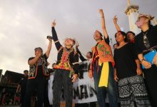 Aliansi Mahasiswa Kalimantan Membara menggelar aksi di Tugu Titik Nol Yogyakarta pada 24 Oktober 2026.