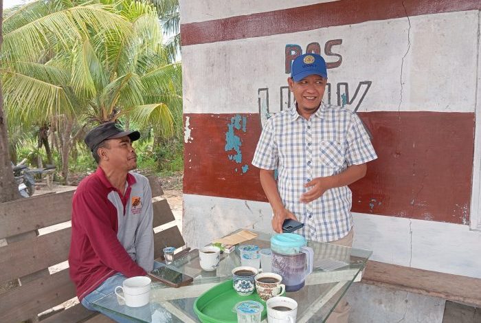 Anggota DPRD Samarinda dari Fraksi PAN, Suparno saat berada di Posko Belakar Handil Kopi, Kamis (8/10/2026).